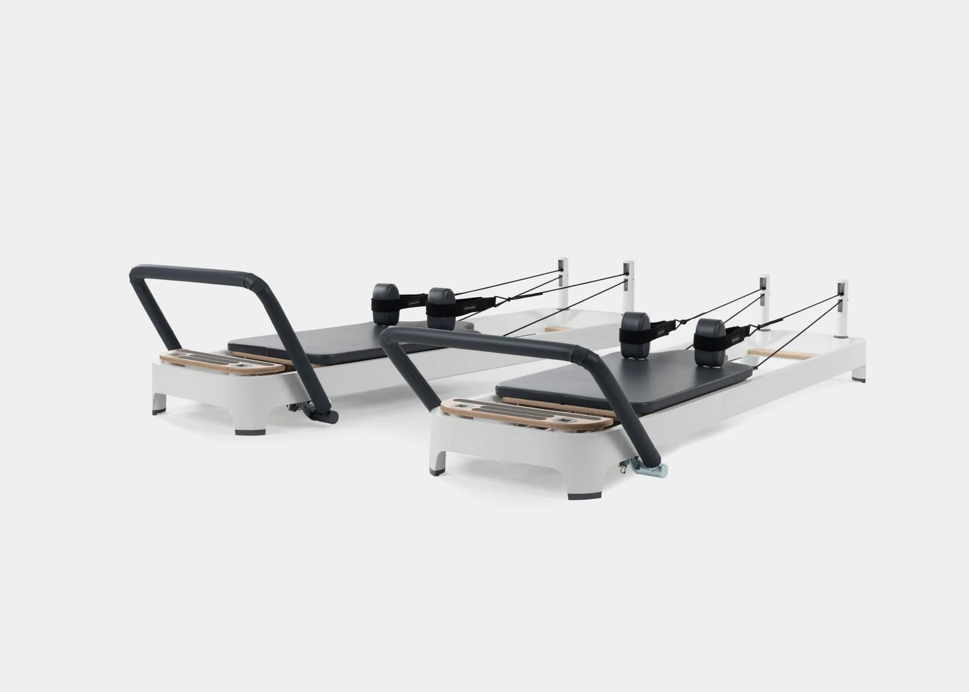 product3-footbar-comp_standard_1920x1371_crop_center.jpg Allegro 2 Reformer